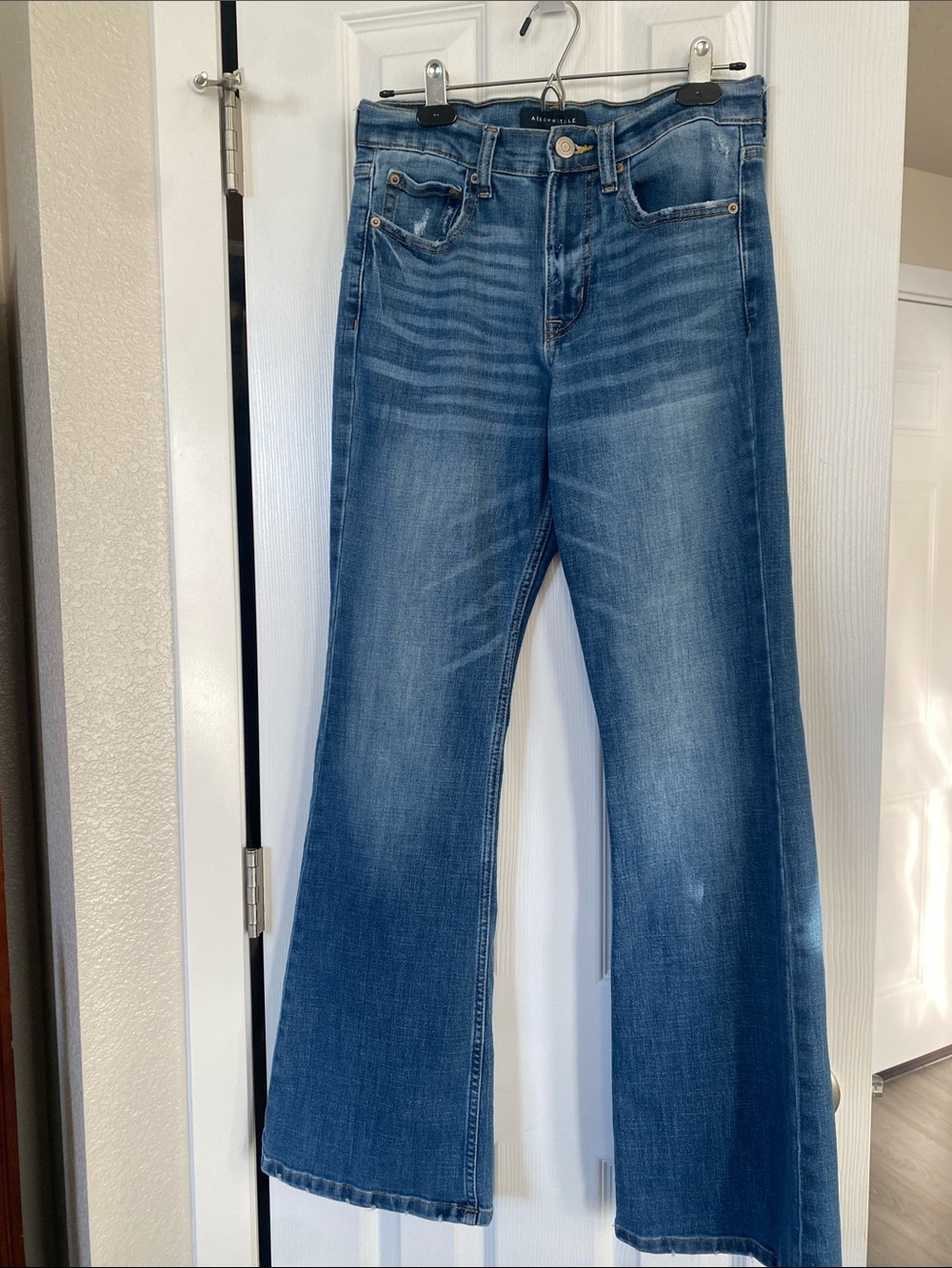 Aeropostale High Rise Medium Blue Flared Jeans Size 6